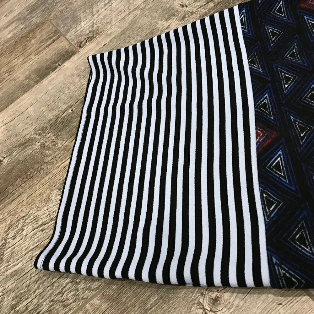 LuLaRoe casual‎ geometric print mini Cassie skirt size medium